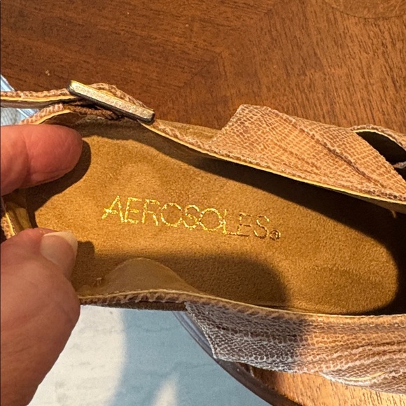 Aerosoles  open toe sling back shoe/wedge heel  tan sparkly leather/suede size 9 - Picture 10 of 14